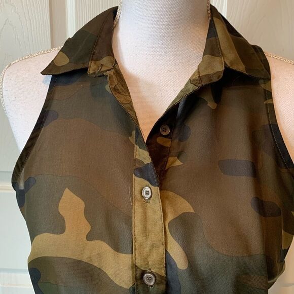 🎄Prototype Camo Buttondown Wrap-back Blouse - Picture 2 of 7